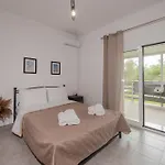 Koukounaria House *